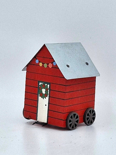 Christmas Beach Hut With Wreath Details