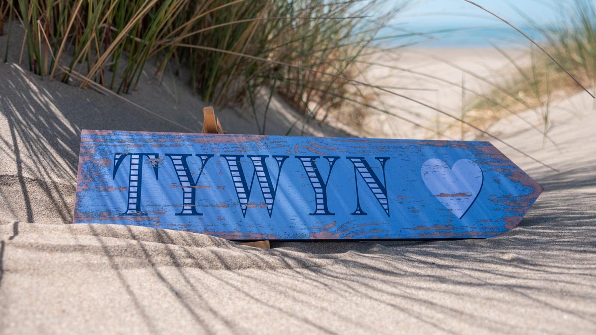 Tywyn Heart Vintage Wooden Sign